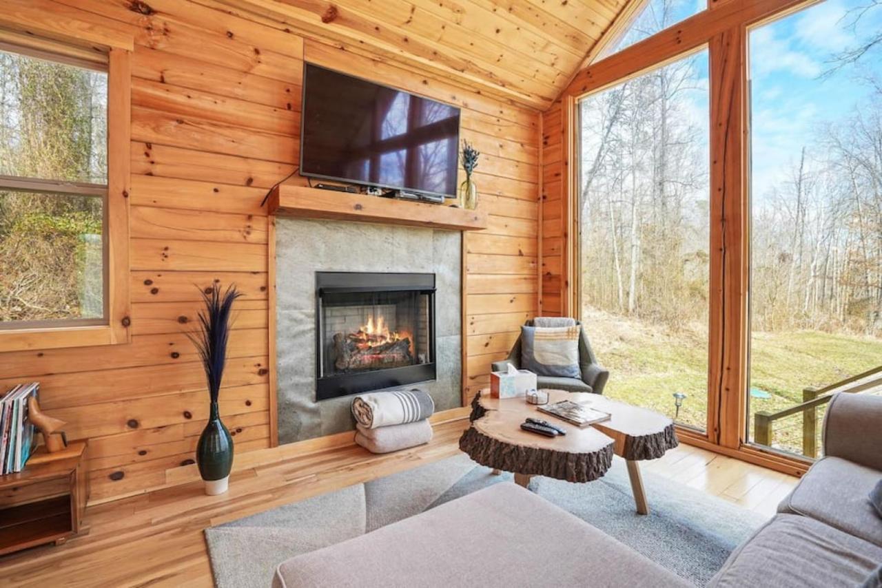 Fern Haven A Modern Take On Hocking Hills Cabins Stella Eksteriør billede