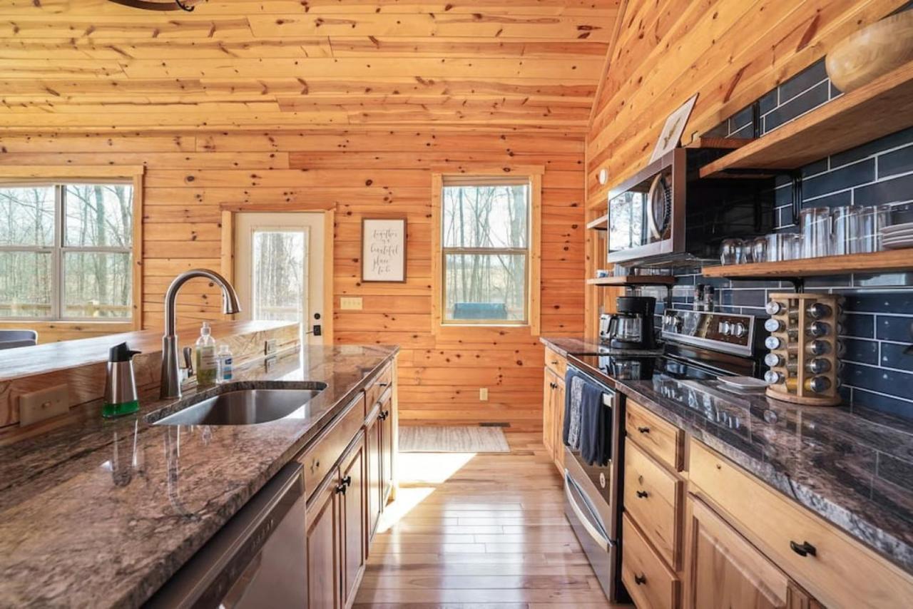 Fern Haven A Modern Take On Hocking Hills Cabins Stella Eksteriør billede