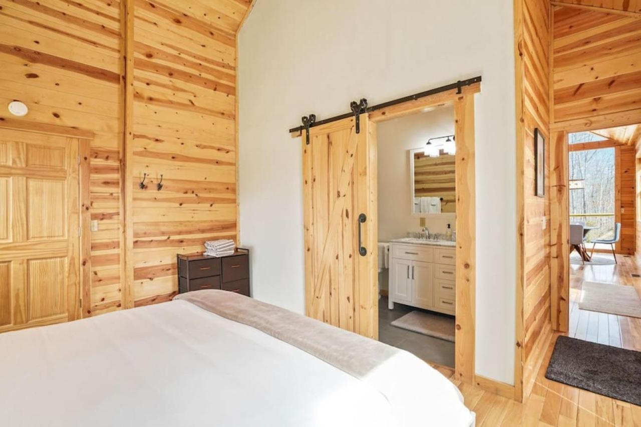 Fern Haven A Modern Take On Hocking Hills Cabins Stella Eksteriør billede